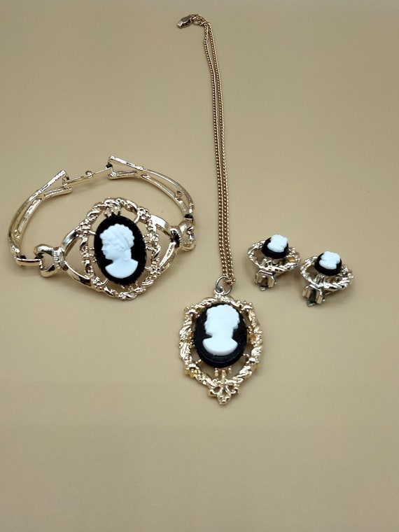 Vintage Cameo Jewelry Set Black and White Marked J