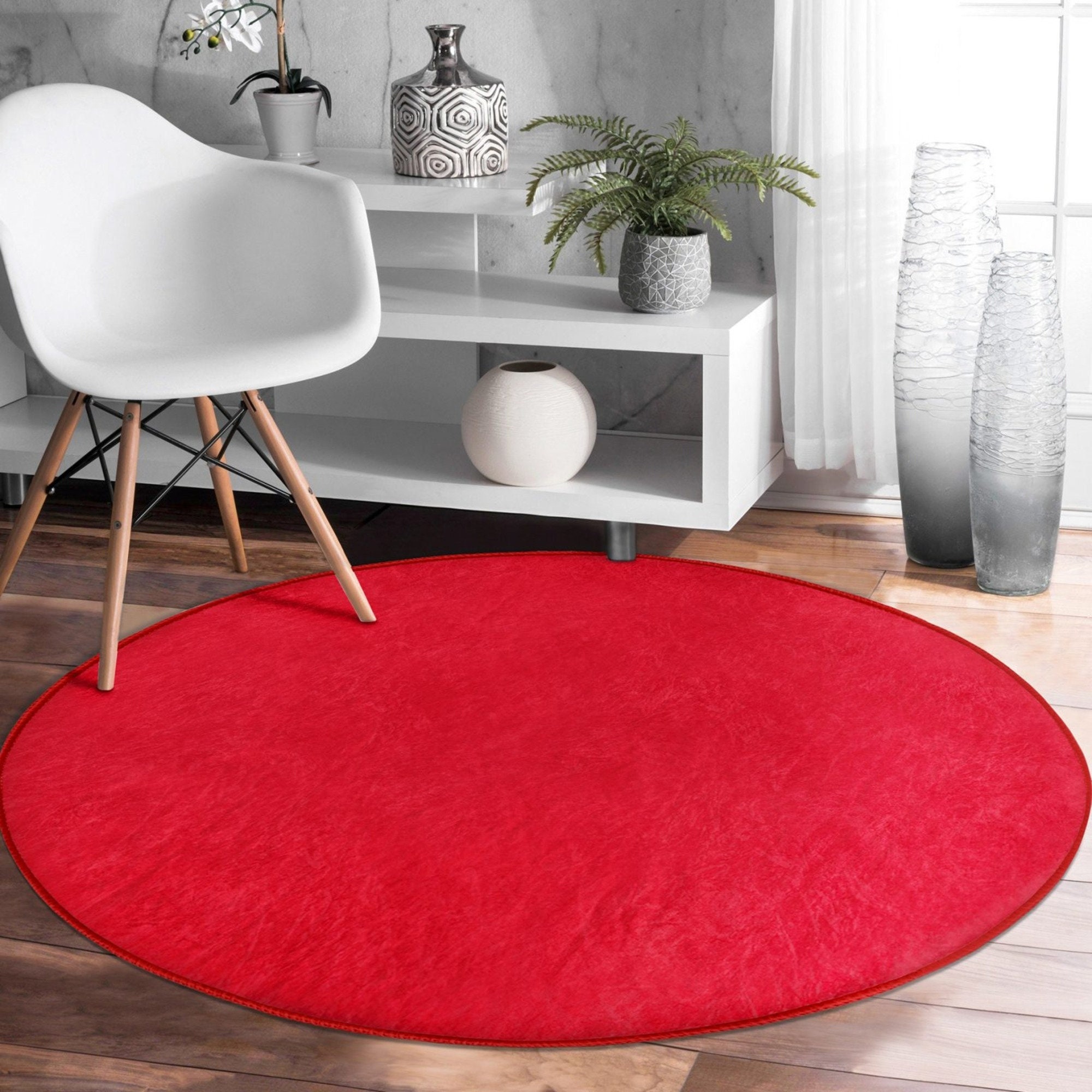 Round 2024 red rug