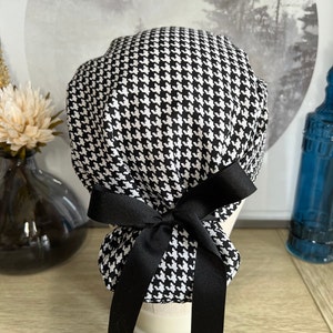 Houndstooth Scrub Cap, scrub cap satin lining, nurse scrub cap, surgical scrub cap, black and white scrub cap, ponytail scrub cap satin