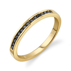 Anillo de diamantes negros Anillo de oro sólido de 14K, banda de bodas de oro para mujeres, anillo de bisel de piedra, banda de ajuste de bisel de eternidad de diamantes negros de oro amarillo