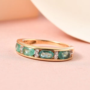 14K Gold Emerald Wedding Band, 14k Gold  Women&#39;s Wedding Ring, Minimalist Emerald Promise Ring, Gift For Her, Mom Gift, Anniversary Gift
