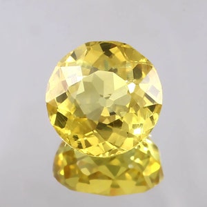AAA Ceylon Yellow Sapphire: 13.20 Ct Loose Round Gemstone