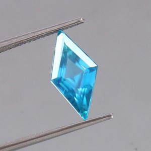 Ceylon Parti Sapphire: Green-Blue Fancy Cut Gemstone, 3.85 Ct