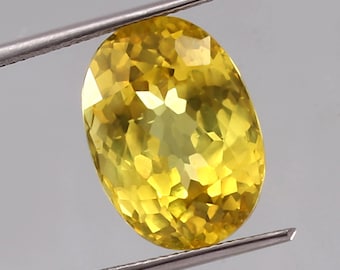 AAA Ceylon Yellow Sapphire: 16 Ct Oval Cut Gemstone