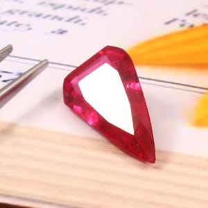 AAA Purple Sapphire Loose Gemstone: Fancy Cut, 14X26X7.50 MM
