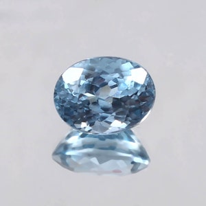 AAA Brazilian Aquamarine Gemstone: 5 Ct Oval Emerald Cut