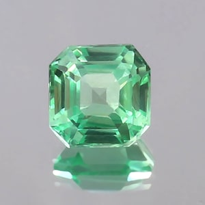 AAA Grüner Paraiba Turmalin: 2.20 Ct Quadratisch geschliffener Edelstein