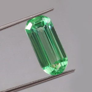 AAA Green Parti Sapphire: 11 Ct Ceylon Loose Gemstone