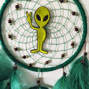 Grüner Alien Traumfänger Wanddekor, Traumfänger UFO Funky schrulliges Sci-Fi Weltall Geschenk