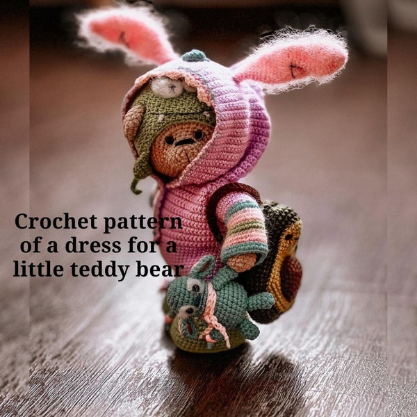 Crochet pattern of a dress for a little teddy bear