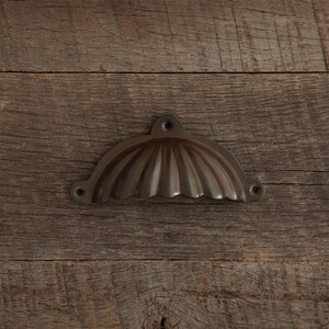 Scalloped Cup Handle | Bronze Finish