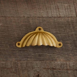 Scalloped Cup Handle | Aged Brass