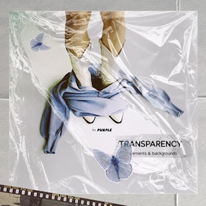 Könnte beinhalten: Ein Mode-Themenbild mit einem blauen Pullover, weißen Stiefeln und zwei blauen Schmetterlingsaufklebern. Der Text "TRANSPARENCY" und "elements & backgrounds" ist sichtbar. Das Bild ist in Klarsichtfolie verpackt.