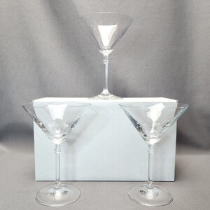 Dragon Glassware Martini Glasses, Stemless Clear Double Wall Insulated  Cocktail Glass, Unique and Fun Gift for Espresso Martini Lovers, Keeps  Drinks Cold Longer, 7 oz Capacity, Set of 2 