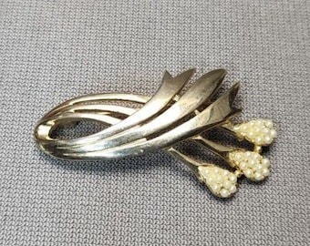 Vintage Brooch Floral Ribbon Wheat Sheaf Faux Pearls Pin Gold-tone Brooch Estate Costume Jewelry Gift For Her Women's Pin Mid-Century Modern
