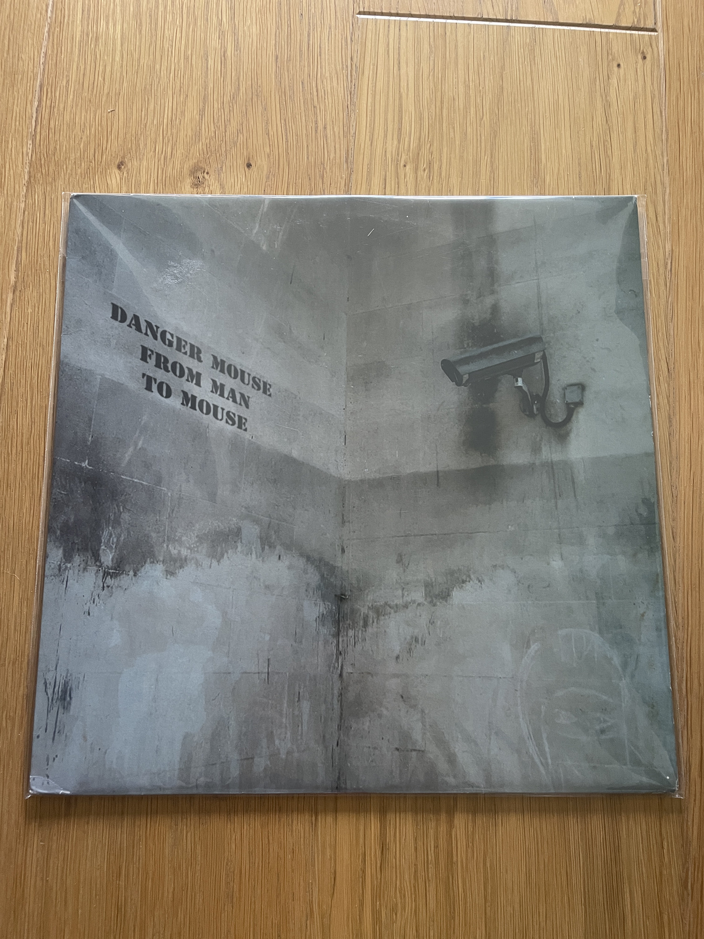 banksy】Danger Mouse「From Man To Mouse」-