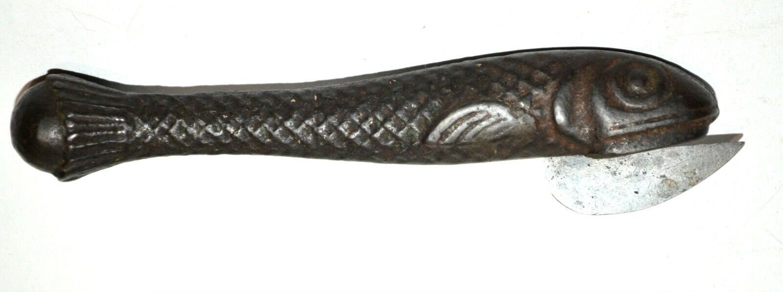 Old Cast Iron Fish Sardine Shaped Can Opener, Alter Dosenöffner Metall