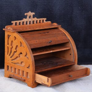 Portagioie con coperchio a rullo Jugendstil in legno - Distributore di sigarette e umidificatore