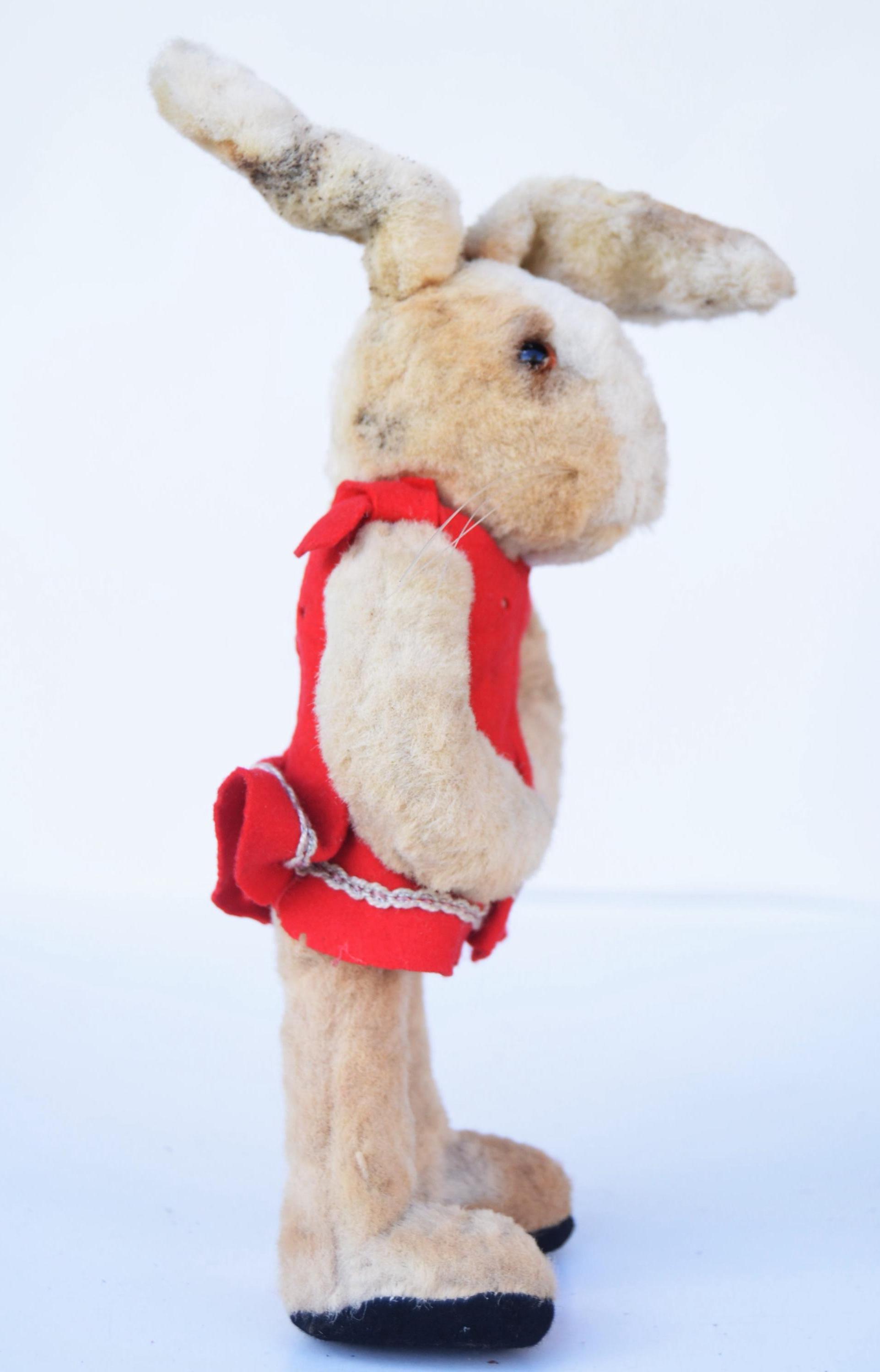 1950年代に作られたシュコー・ヘギ・ビゴ・ベロのぬいぐるみウサギ