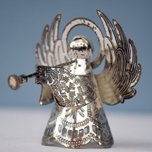 Mid Century Christmas Ornament Singer Angel in Metall Chrome Shaped