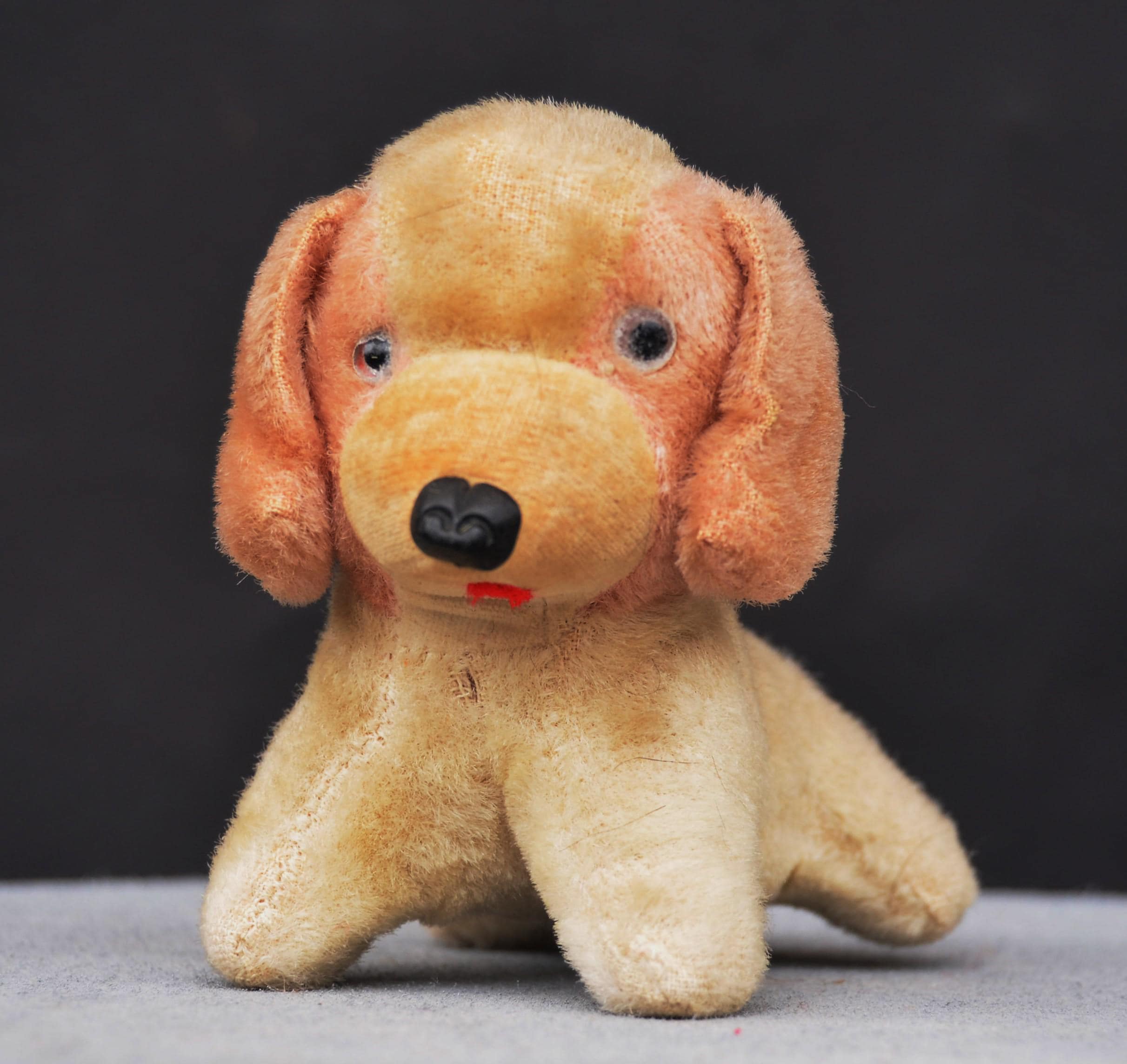 ヴィンテージのぬいぐるみ子犬：1960年代の藁詰めおもちゃ - Etsy 日本