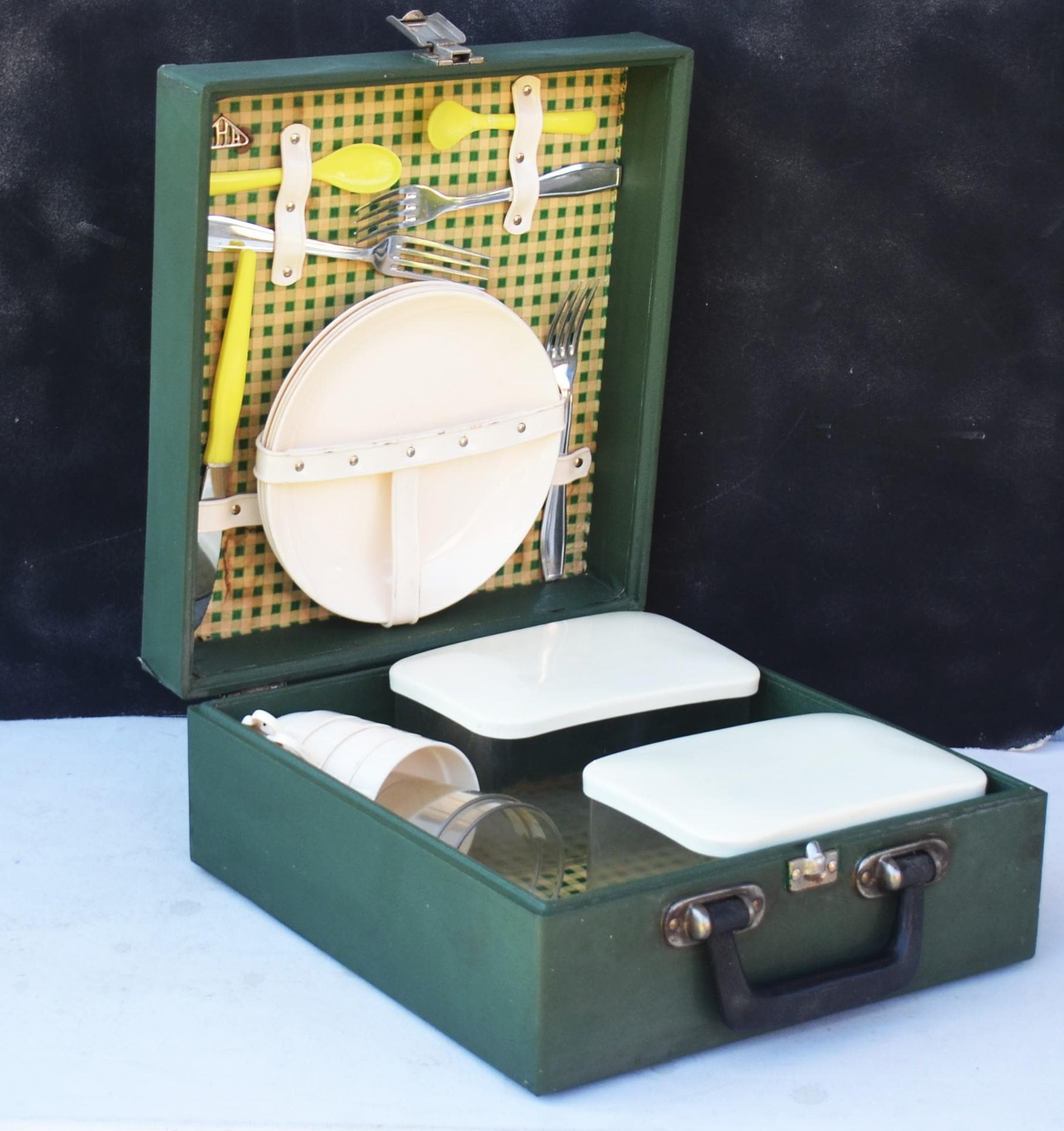 AHA Original Vintage Car Picnic Set Basket 50/60th VW Opel BMW 2