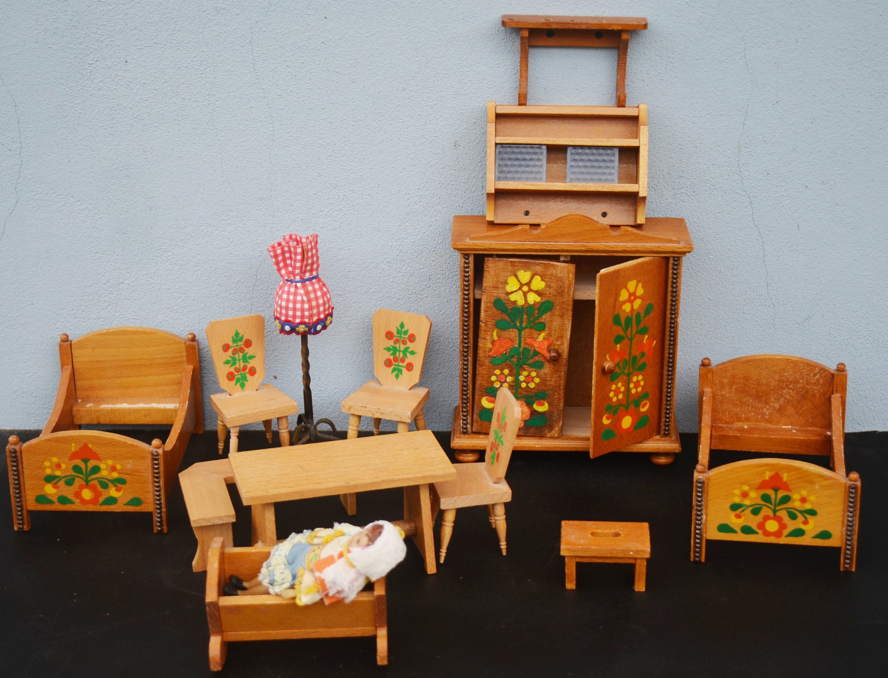 ミニチュア家具　ドールハウス　Dora Kuhn ドイツ　おまとめ　９点 ミニチュア家具 ドールハウス Dora Kuhn ドイツ おまとめ 9点