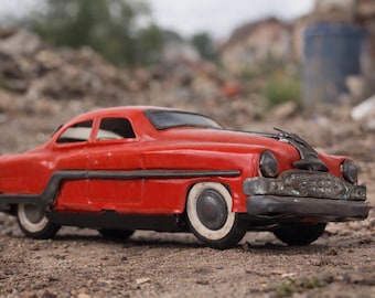 Old board tin toy - pontiac Deluxe Minister 1953
