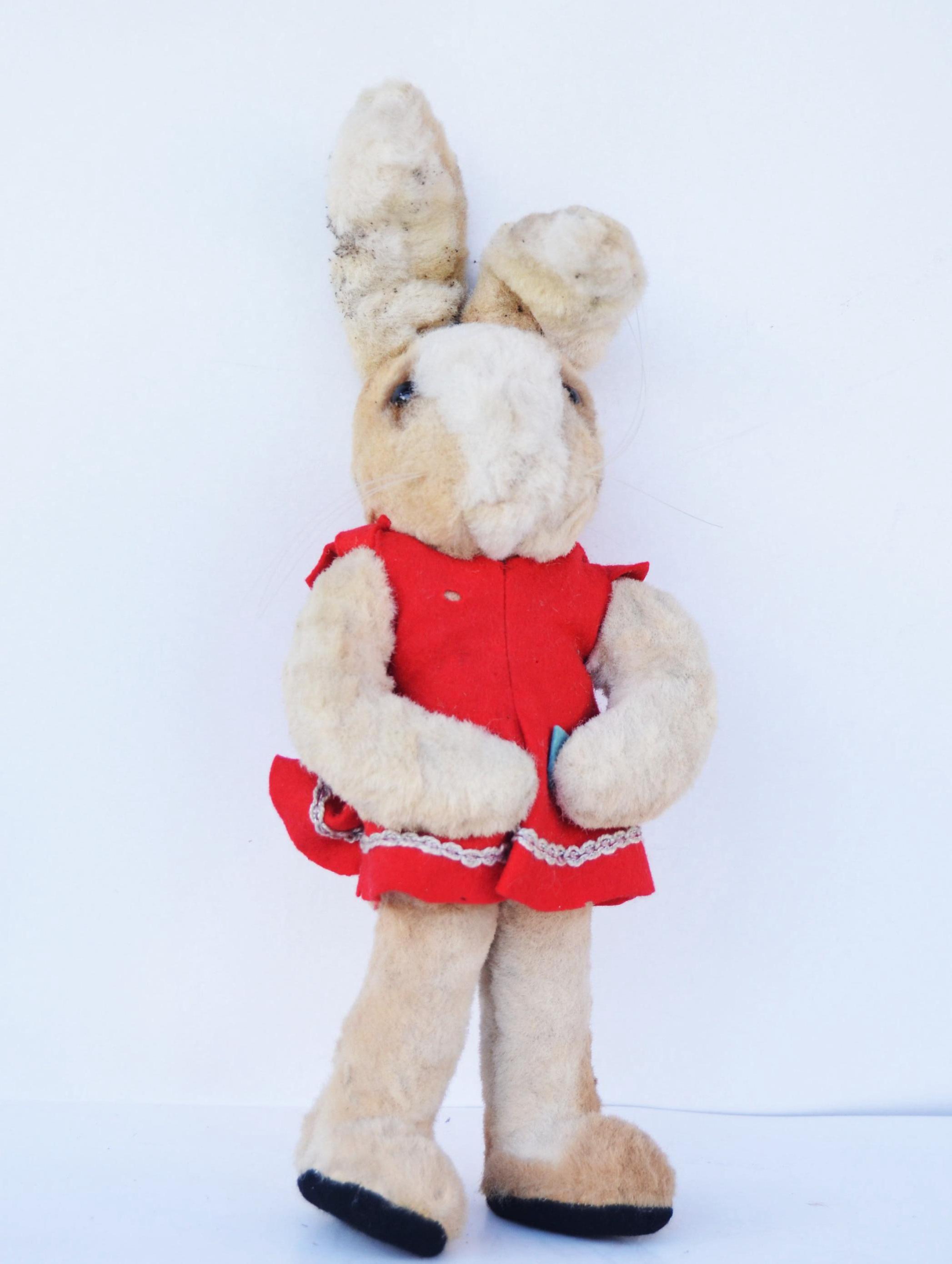 1950年代に作られたシュコー・ヘギ・ビゴ・ベロのぬいぐるみウサギ