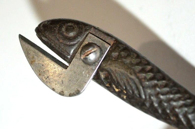 Old Cast Iron Fish Sardine Shaped Can Opener, Alter Dosenöffner Metall