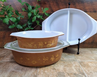 Set of 3 Vintage Pyrex Casserole Dishes | Pyrex Early American Pattern Brown with Gold Design | 1970s Pyrex with Cat!