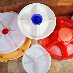 Vintage Tupperware Party Platter | Sealable Charcuterie Tray | 1970s Divided Serving Dish with Lid
