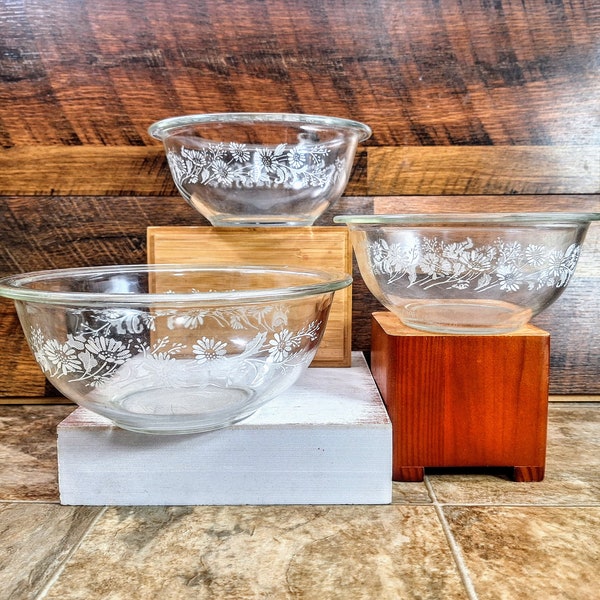 Set of 3 Vintage Pyrex White Lace Colonial Mist Mixing Bowls | 1980s Clear Glass Bowls 322 & 323