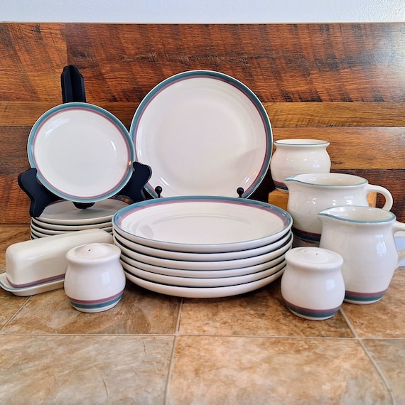 21 piece Vintage Pfaltzgraff Stoneware 1990s Juniper Pattern Dishware 7 Settings of Green and Berry Pattern With Serving Pieces Etsy