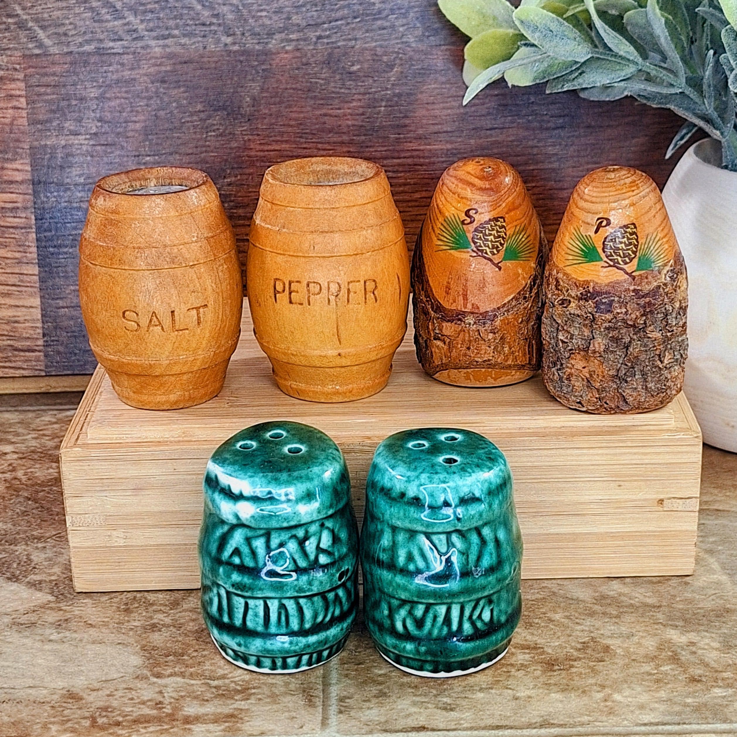 ソルト&ペッパー　ヴィンテージ　ミッドセンチュリー　ハワイ　サーフ　50s Vintage 1940s Collectible Salt and Pepper Shakers | Barrel
