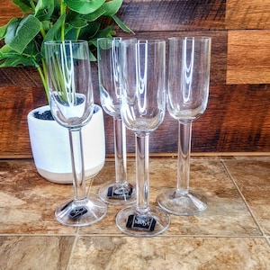 Set of 4 Vintage Mikasa White Wine Glasses | 1990s Retro Modern Prelude Pattern | Modern Contemporary Stemware | Blown Glass Stem