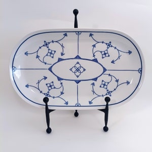 Mid Century Oval Serving Platter | Vintage Blue Strawflower Pattern | 1970s Indigo and White Design