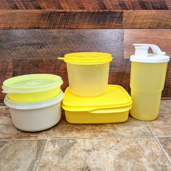 TUPPERWARE スーパーチェスト ディープミニ ホワイト×イエロー 美品 Vintage Yellow Tupperware Snack Set: Lunch-it Container