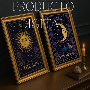 Peut inclure: Deux impressions encadrées de cartes de tarot, représentant le soleil et la lune. La carte du soleil présente un soleil doré avec des détails floraux, et la carte de la lune montre un croissant de lune et des étoiles. Les cadres sont dorés.
