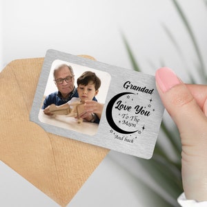 Tarjetas de billetera de metal personalizadas "Te amo hasta la luna y más allá" - Regalo para abuelo, regalo para abuelo, amor de abuelo, nieto, nieta, nieta