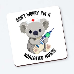 Koalafied verpleegkundige - gediplomeerde verpleegkundige onderzetter - grappige onderzetter pas gediplomeerde verpleegkundige, geneeskunde afgestudeerd, medisch graduatiecadeau, nieuwe verpleegkundige