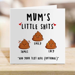 Biglietto divertente per la mamma - "Le piccole mer*e della mamma" - Biglietto personalizzato con i nomi dei bambini, biglietto di auguri personalizzato per la mamma, biglietto divertente per la festa della mamma o per il compleanno della mamma