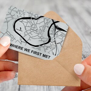 Tarjeta de bolsillo personalizada con la ubicación de la primera cita, inserto de tarjeta de bolsillo impreso personalizado, tarjeta del primer aniversario. Regalo para novio/marido