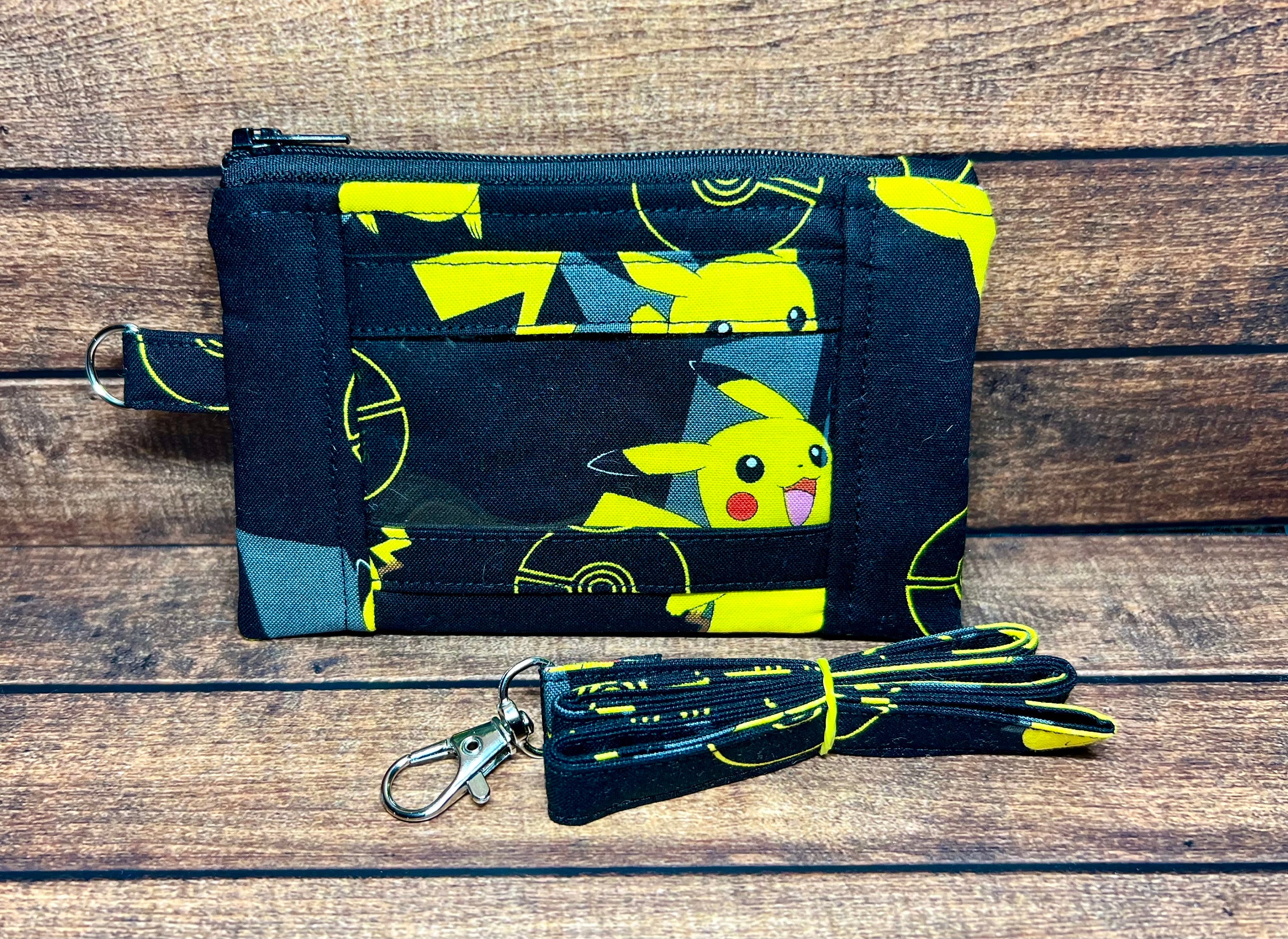 Pingente Emborr Pokemon - Fantasia Pikachu - Unidade - Casa das Laceiras Bsb
