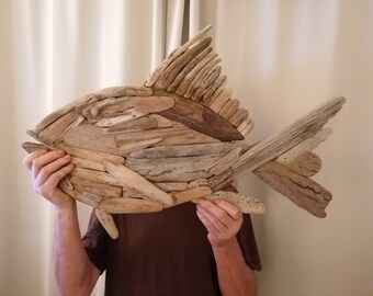 Sculpture de poisson en bois flotté - France