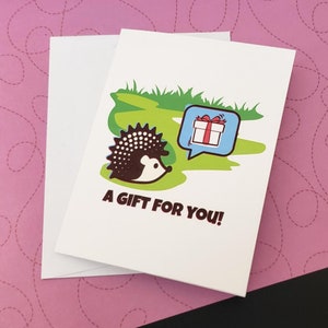 Carte cadeau hérisson | Carte d’anniversaire hérisson | Hedgie Present Card | Carte de vœux hérisson | Carte personnalisée | Carte de reconnaissance