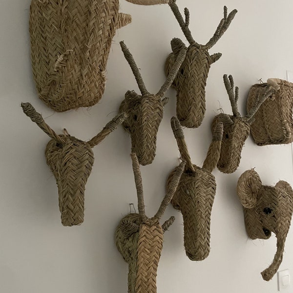 Trophée de paille, tête d'animal, fibres naturelles, décoration murale