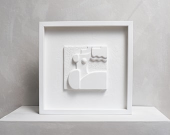 Escultura geométrica de cuerpo femenino en yeso: arte mural moderno wabi sabi