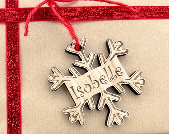 Personalized Christmas Wooden Snowflake Gift Tag – Oak Name Tag