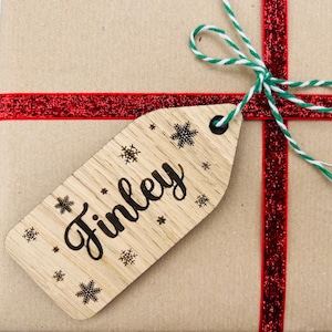 Weihnachten personalisierte Geschenkanhänger aus Holz Namensschilder - Weihnachtsgeschenk Namensschilder - Geburtstag Geschenkanhänger - Geschenkanhänger aus Holz Namen - Ortsnamen -